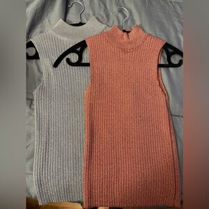 Turtle neck cropped sweaters ! 💕🩶